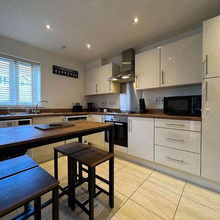 The Belfry 3 Bedrooms 2 Bathrooms Contractors & Family Higham Ferrers Exterior foto